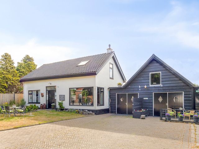 Weststraat 11, Burgh-Haamstede