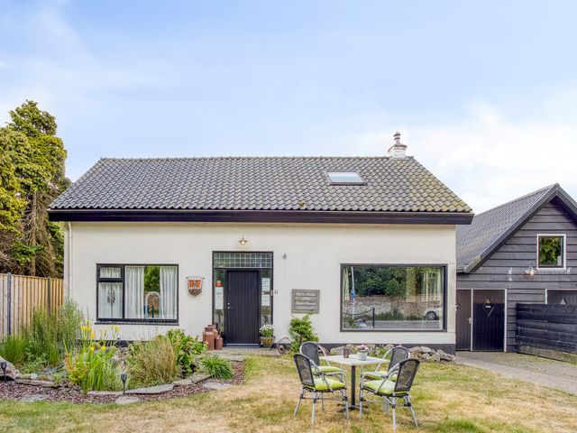 Weststraat 11, Burgh-Haamstede