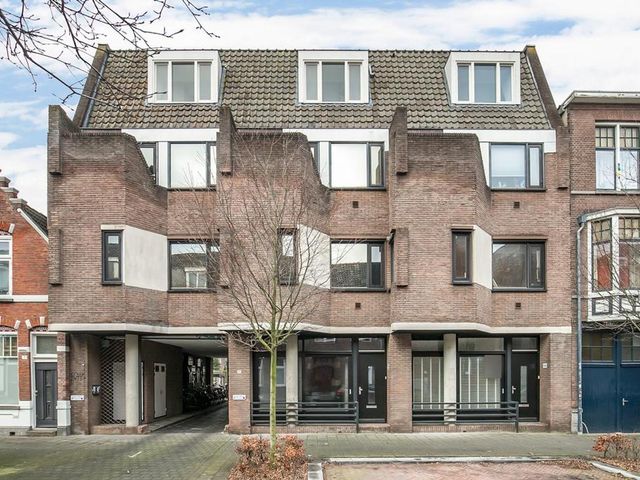 Meerten Verhoffstraat 11B2, Breda