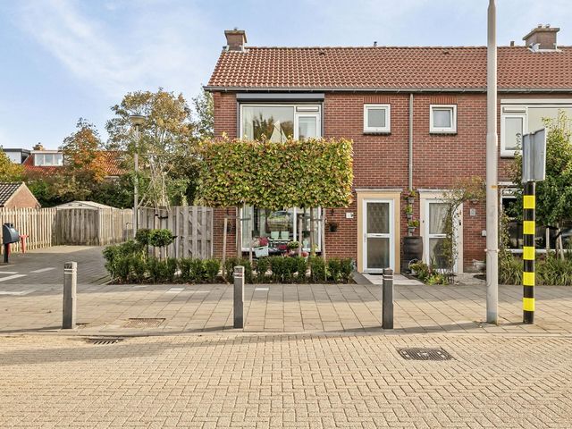 Burgemeester Klinkhamerweg 52, Zevenhuizen