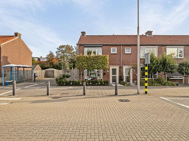 Burgemeester Klinkhamerweg 52, Zevenhuizen