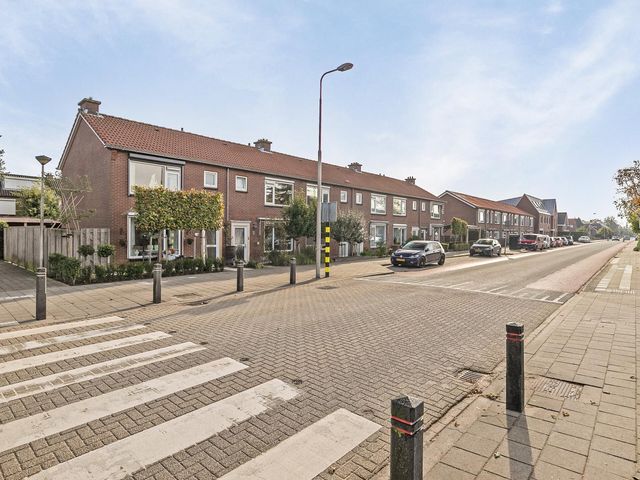 Burgemeester Klinkhamerweg 52, Zevenhuizen