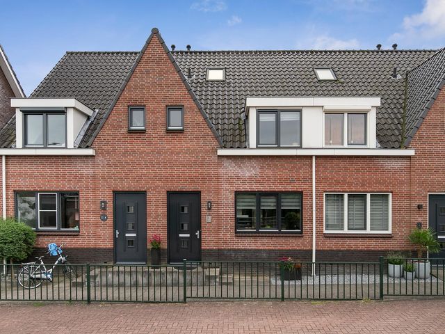 Schoolstraat 6, Strijen