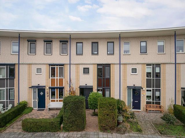 Rubinsteinplein 3, Oud-Beijerland