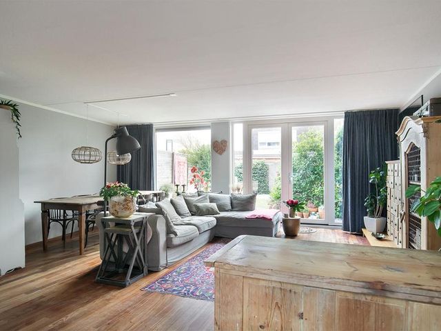 Rubinsteinplein 3, Oud-Beijerland