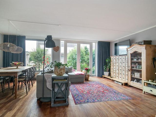 Rubinsteinplein 3, Oud-Beijerland