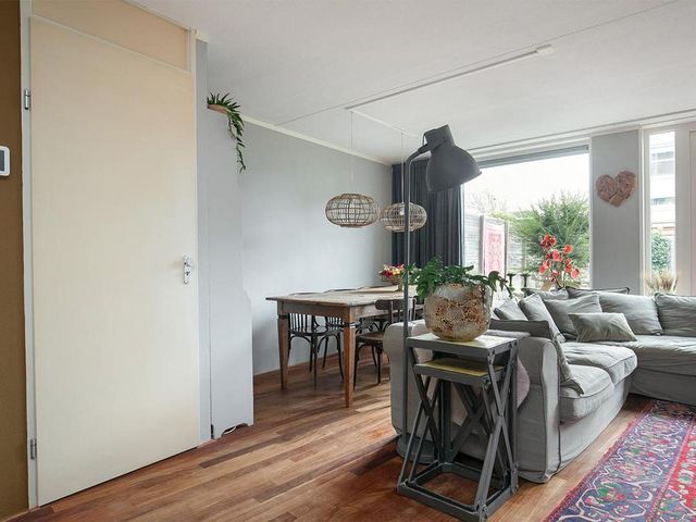 Rubinsteinplein 3, Oud-Beijerland