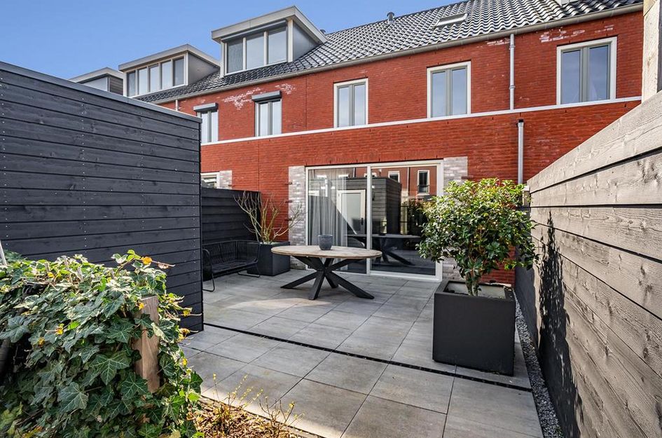 Pieter van der Doesstraat 8