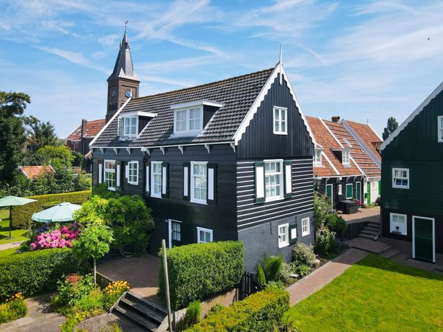 Kerkbuurt 5, Marken