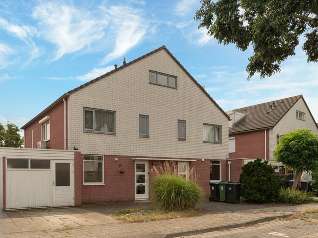 Mr. Jacob Anton Schorerstraat 11, Arnhem