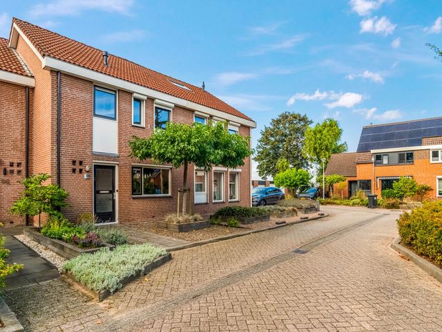 Scherpe Hoek 84, Doornenburg