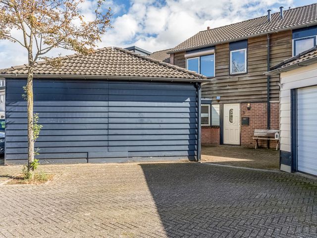 Steenakker 5, Gendt