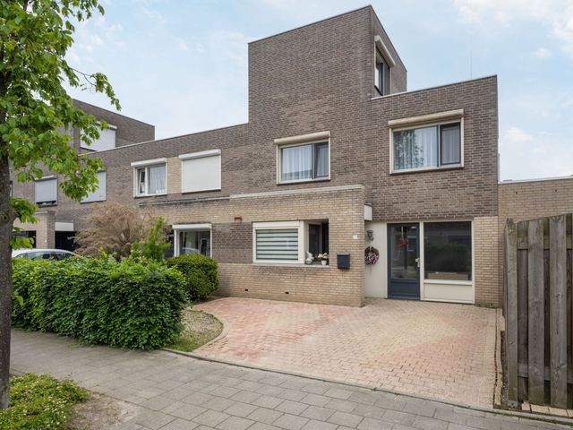 Catullusstraat 1, Sittard