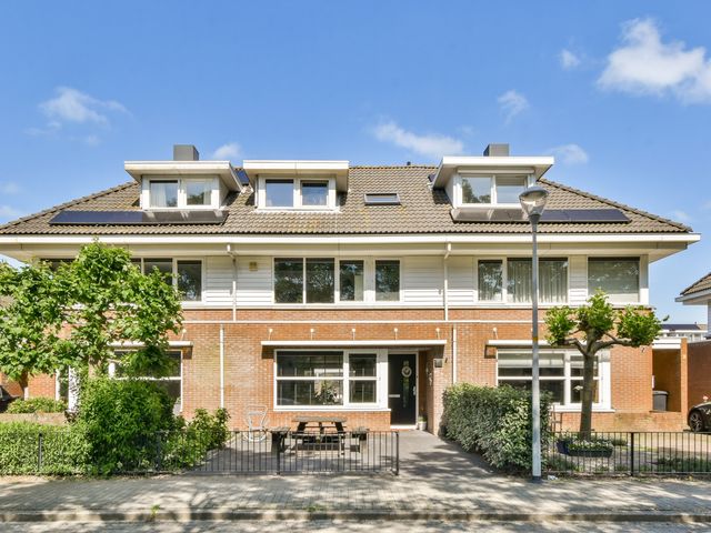 Laan van Bizet 57, Nieuw-Vennep