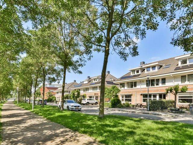 Laan van Bizet 57, Nieuw-Vennep