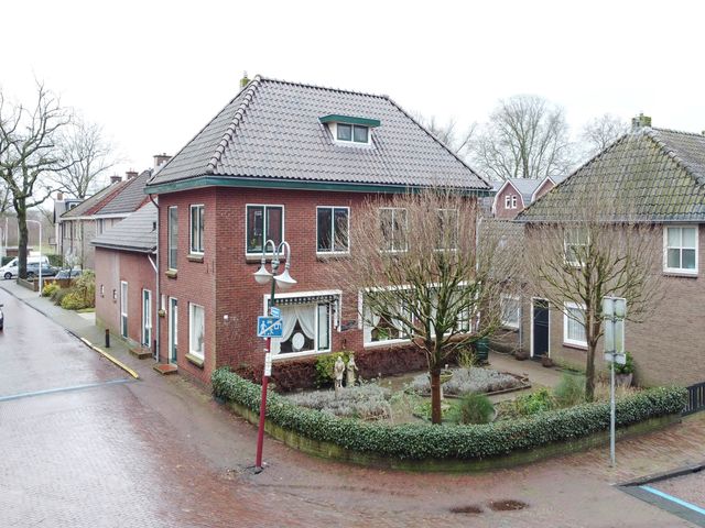 Kerkplein 11 11A, Dalfsen