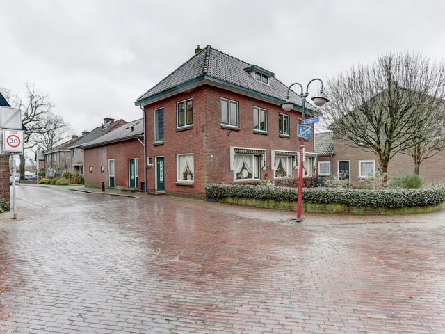 Kerkplein 11 11A, Dalfsen