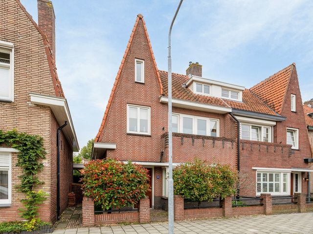 Azelmastraat 13, Zevenbergen