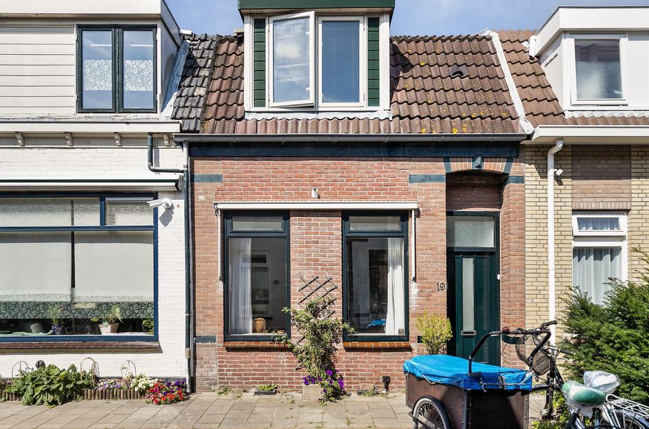 Emmastraat 19