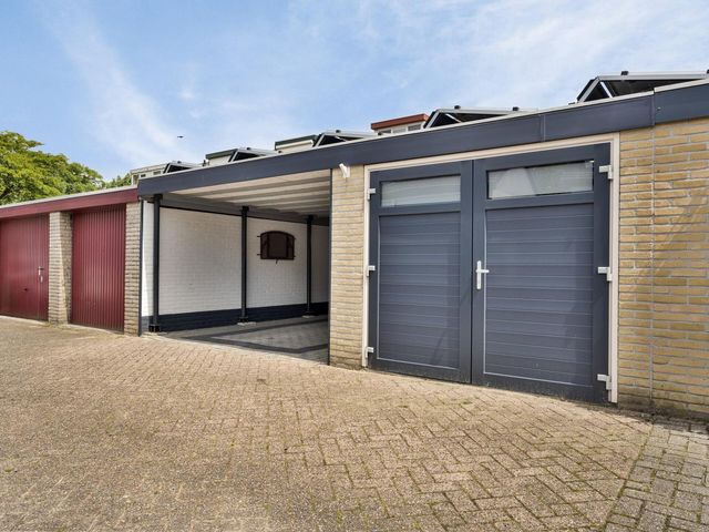 Poolster 34, Oosterhout