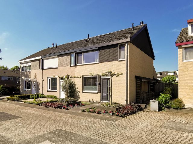 Poolster 34, Oosterhout