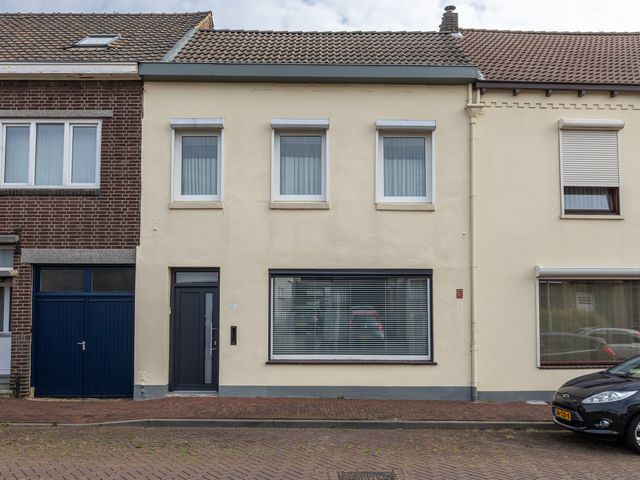 Spoorstraat 66, Geleen