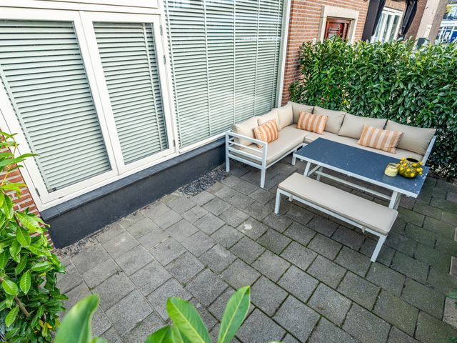 Pauwenstraat 8, Voorschoten