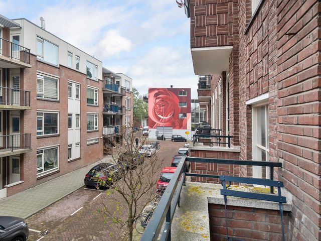 Roo-Valkstraat 12B, Rotterdam