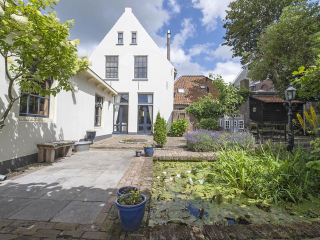 Marktveld 7, Sommelsdijk