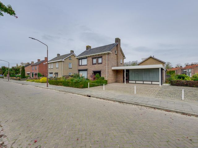 Julianastraat 75, Hoeven