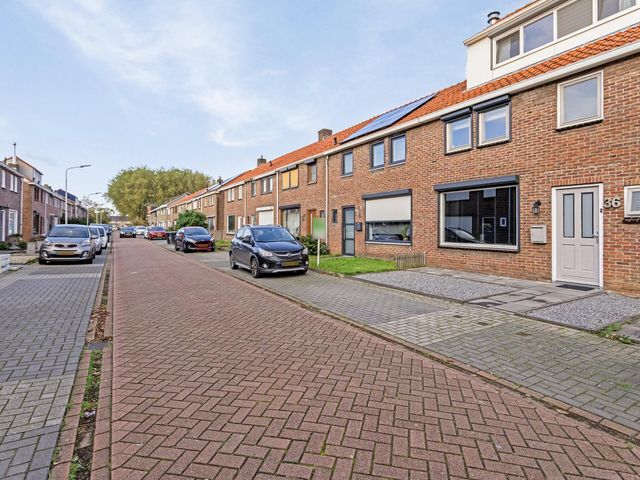 Bernhardstraat 36, Terneuzen