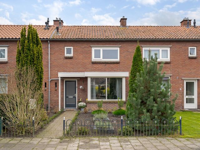 Meidoornstraat 5, Lutten