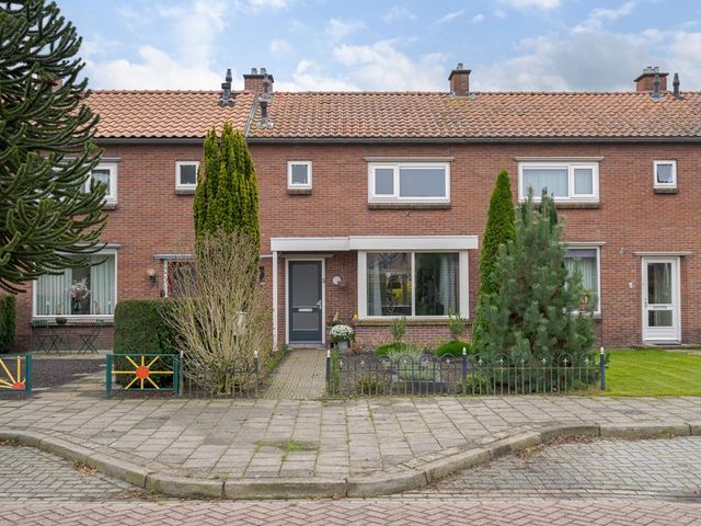 Meidoornstraat 5, Lutten