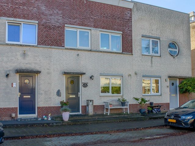 Krabbelaar 45, Sliedrecht