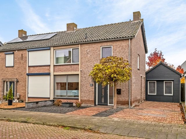 Groene Kruisstraat 64, Dinteloord