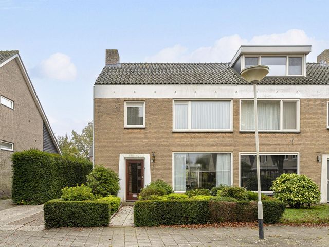 Assumburgstraat 32, Breda