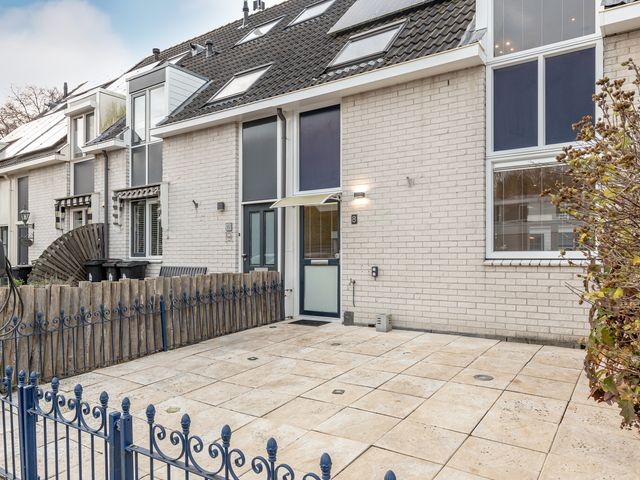 Klaproosstraat 8, Nieuw-Vennep