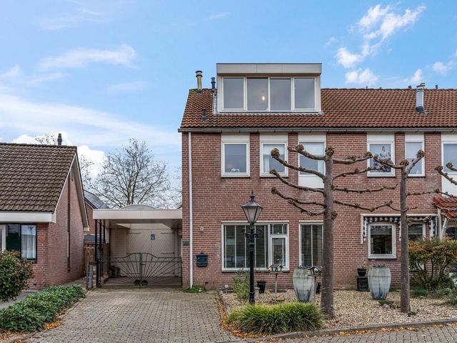 Scherpe Hoek 33, Doornenburg