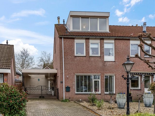 Scherpe Hoek 33, Doornenburg