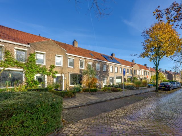 Pius X-straat 27, Rijen