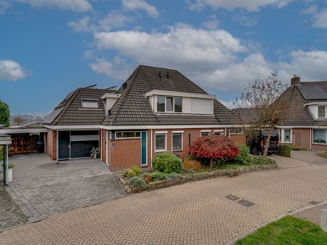 Roodwilligen 27, Zevenaar