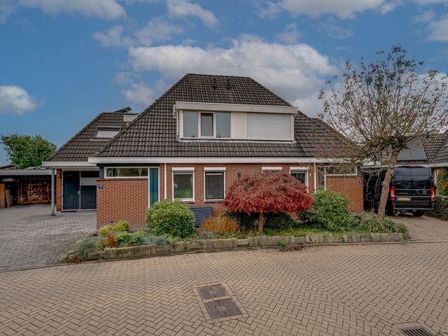 Roodwilligen 27, Zevenaar