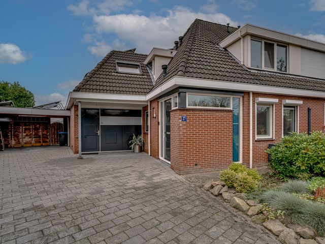 Roodwilligen 27, Zevenaar