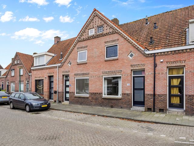 Monseigneur Volkerstraat 104, Kaatsheuvel