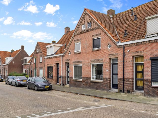 Monseigneur Volkerstraat 104, Kaatsheuvel