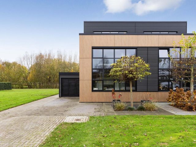 Laan van Zonnehoeve 240, Apeldoorn