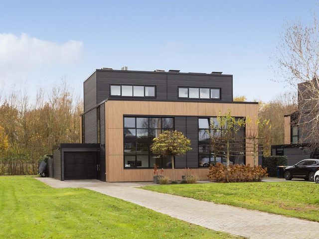 Laan van Zonnehoeve 240, Apeldoorn