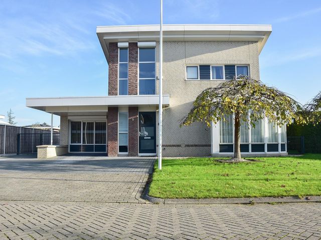 Birdielaan 9, Lelystad