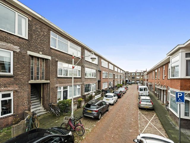 Spakenburgsestraat 128, 'S-Gravenhage