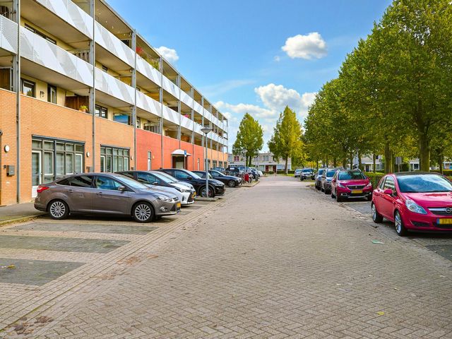 Passiebloemweg 63, Almere